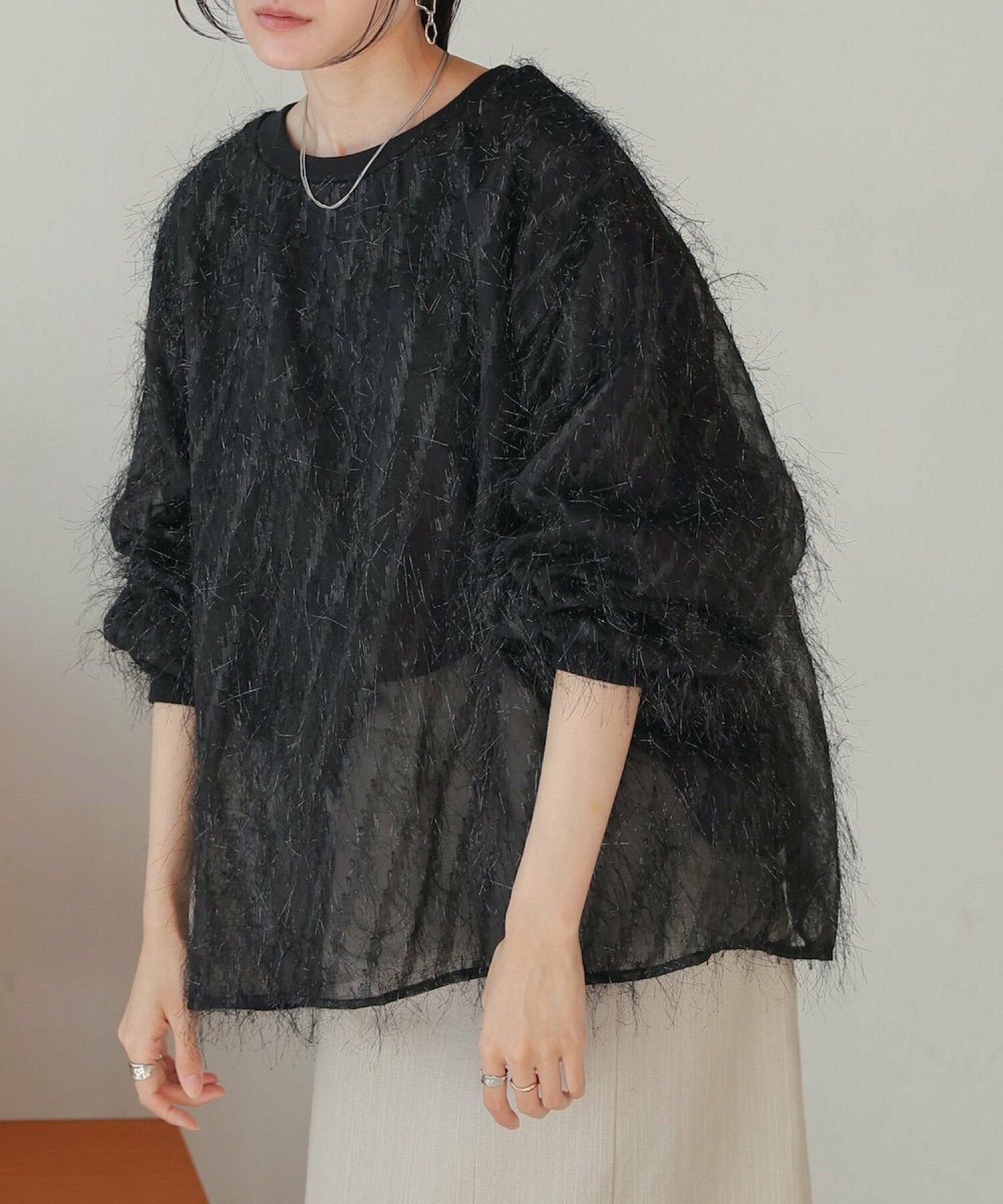 𝘍𝑙𝘶𝑓𝘧𝑦✨閃閃羽毛圓領top|4色入