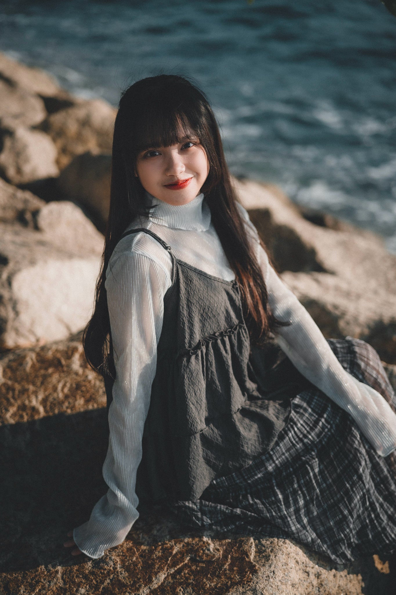 JP透明感🫧 細閃褶間透透高領上衣|2色入