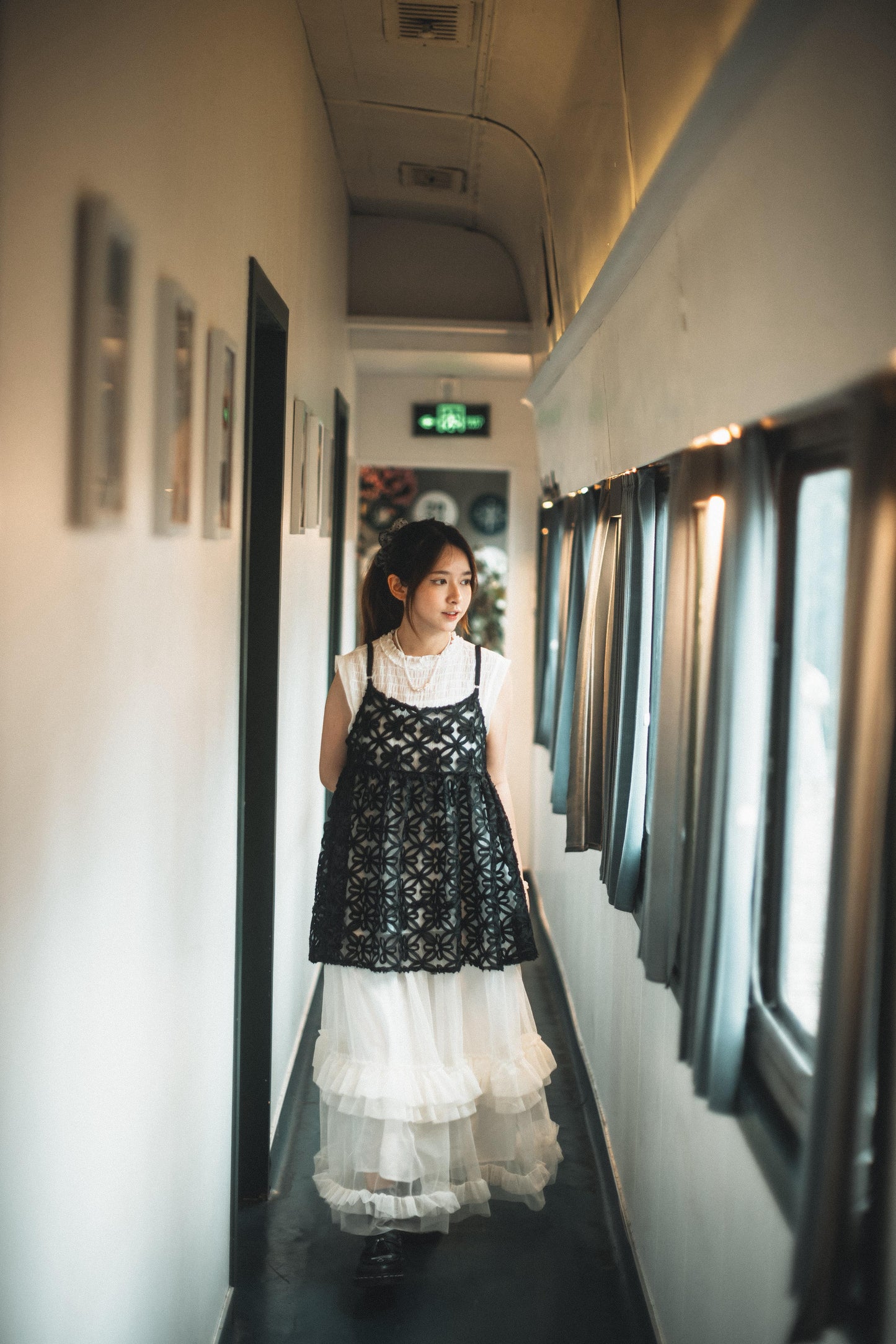 Spring! 鏤空花花吊帶傘layer|2色入