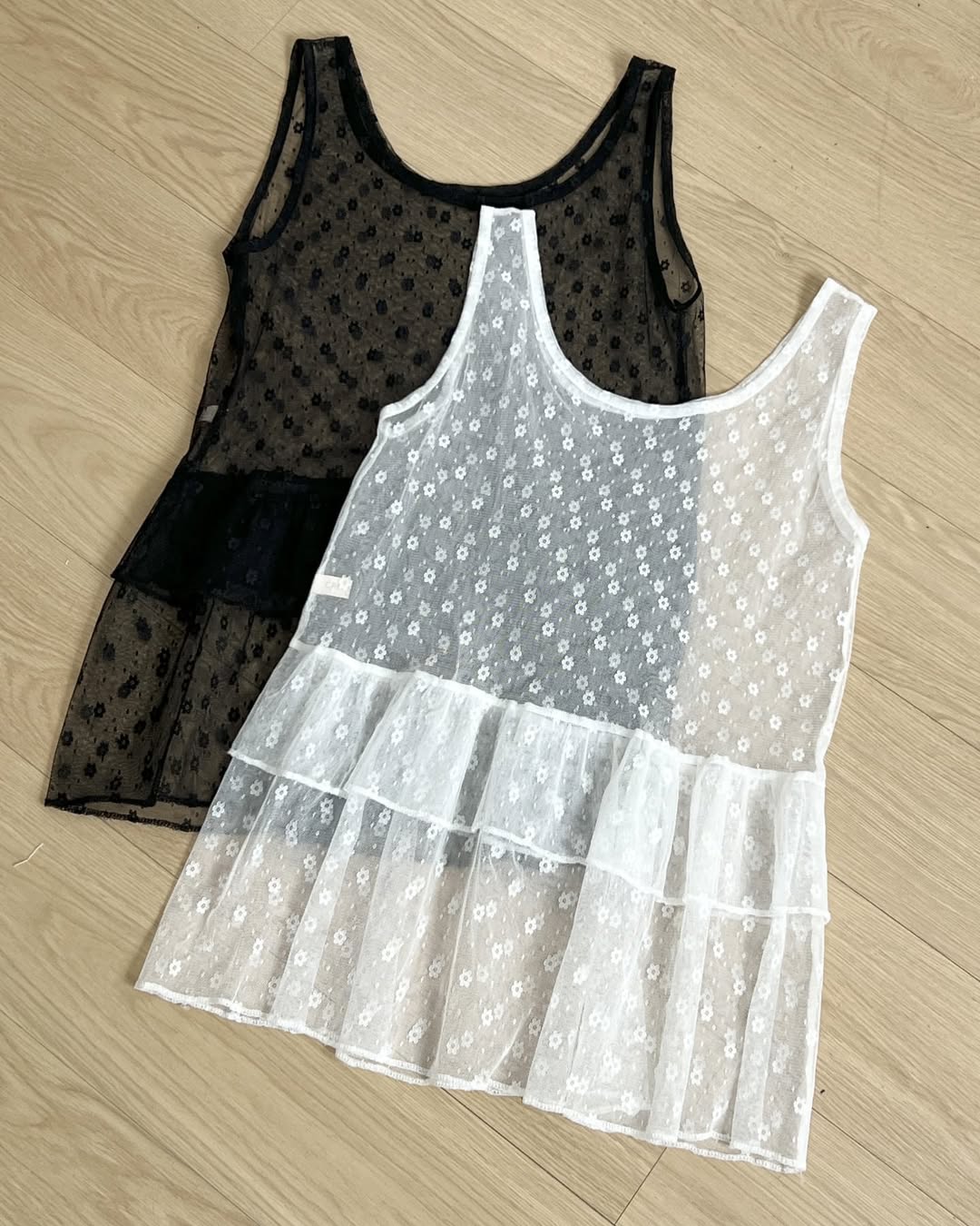 小花花 ✿ 雙層荷葉透透背心layer|2色入