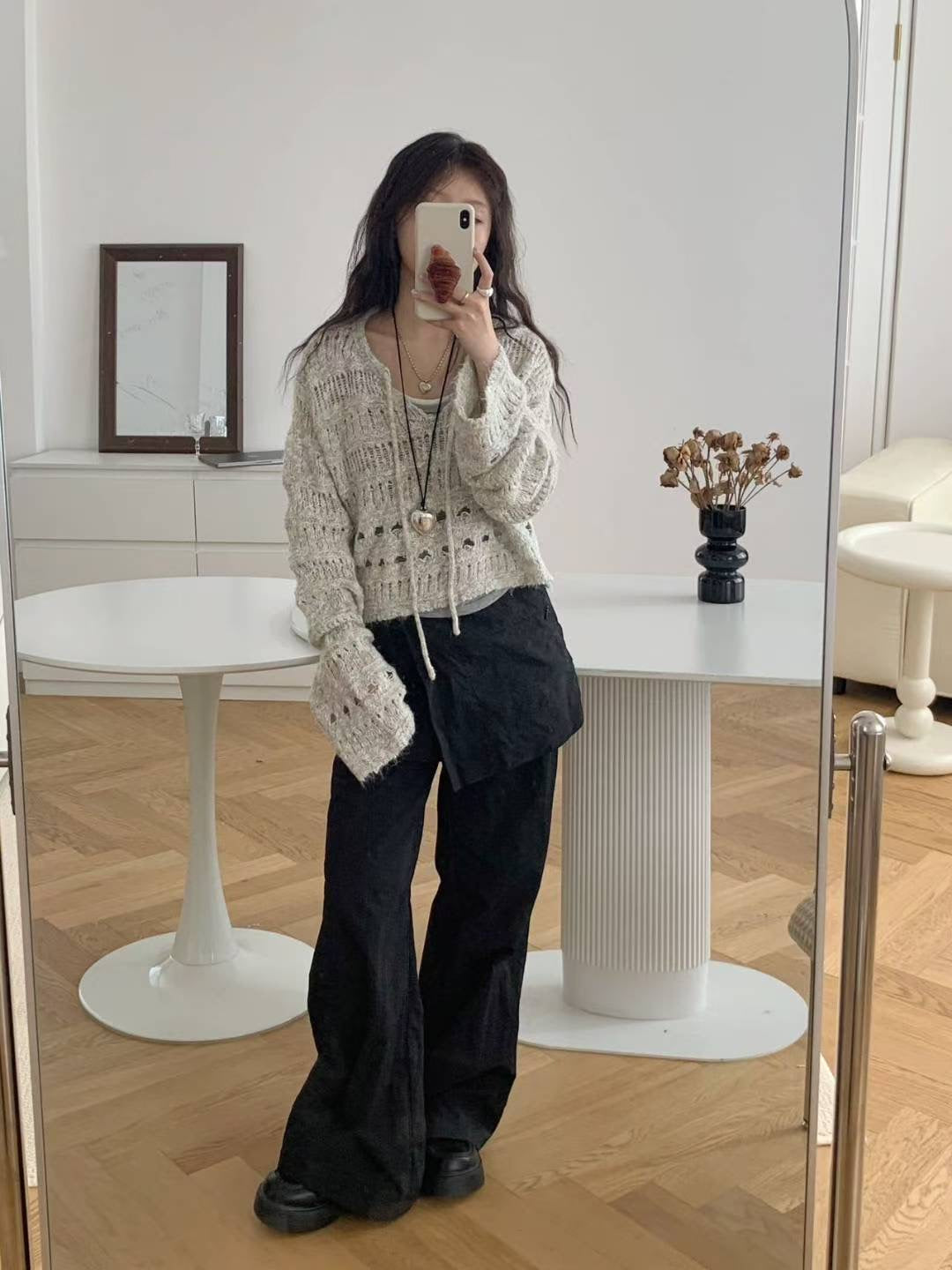 韓系溫柔鏤花綁繩針織上衣|2色入