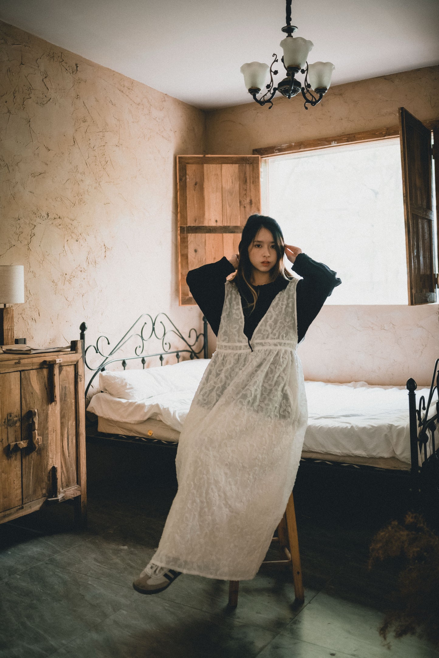 立體花花V領透透OPS|2色入