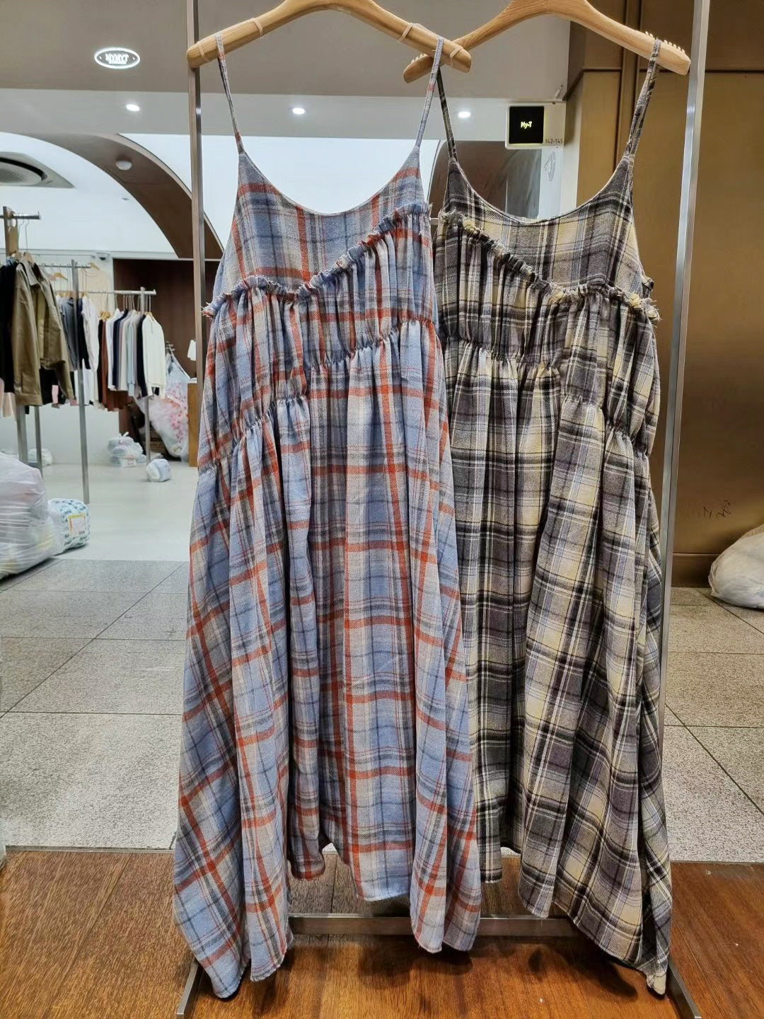 格子斜Ruffle吊帶OPS|2色入