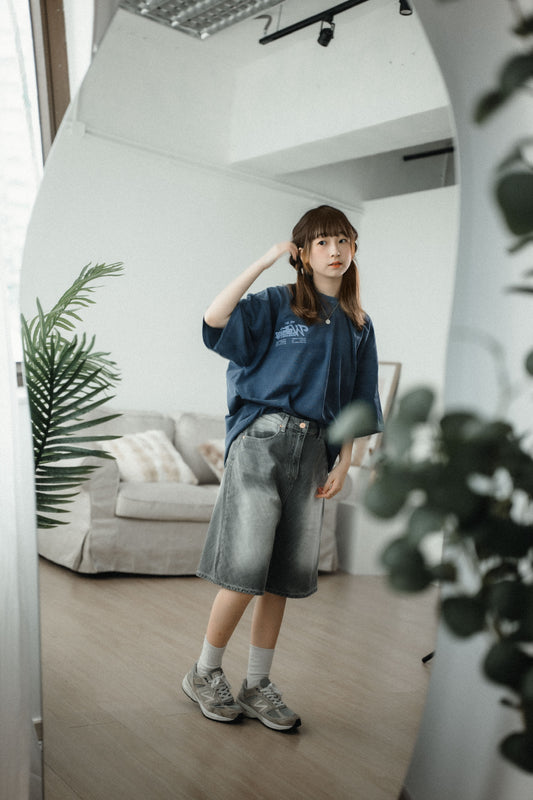 Brush Washed Wide Fit Denim Half Pants | 1 color