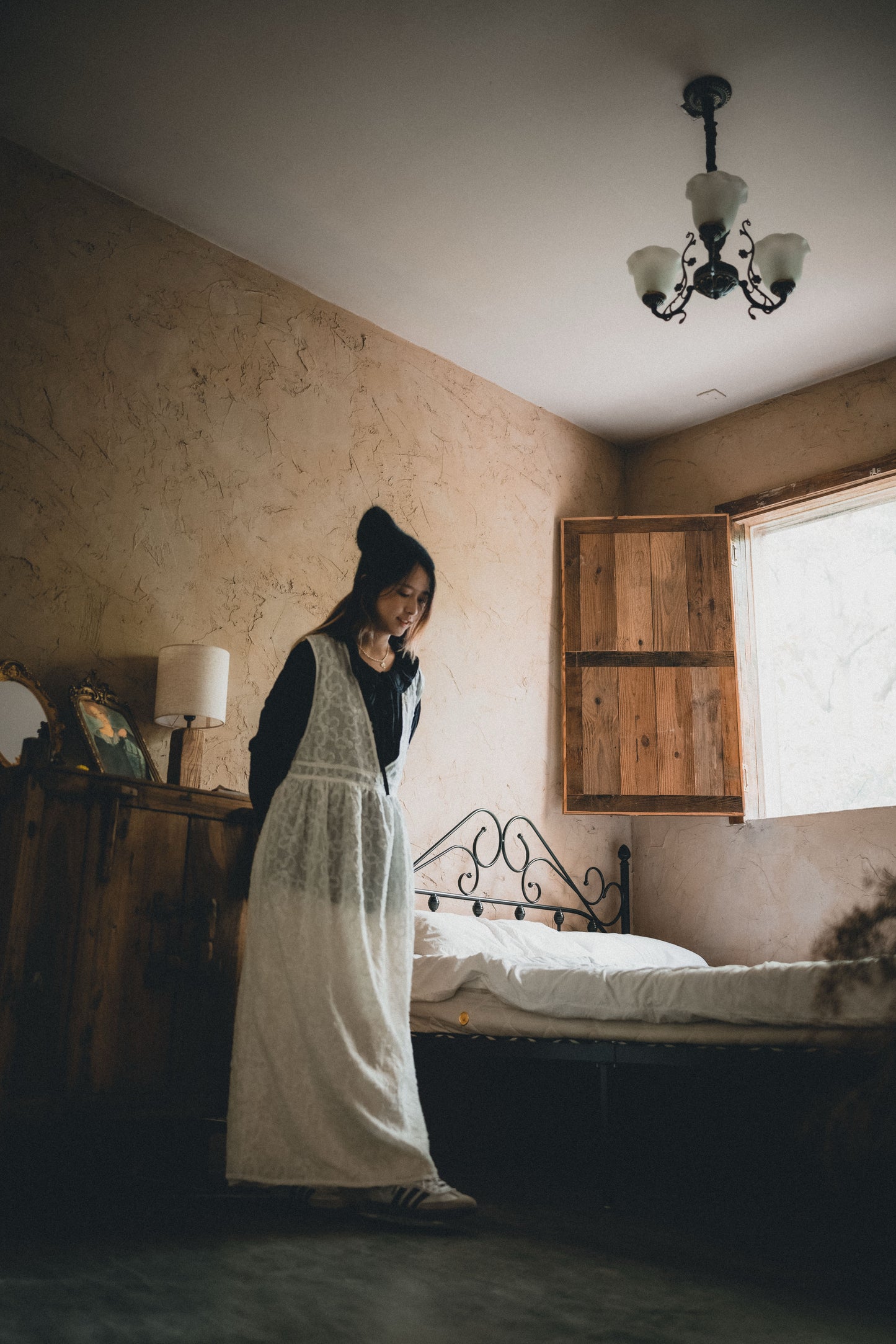 立體花花V領透透OPS|2色入