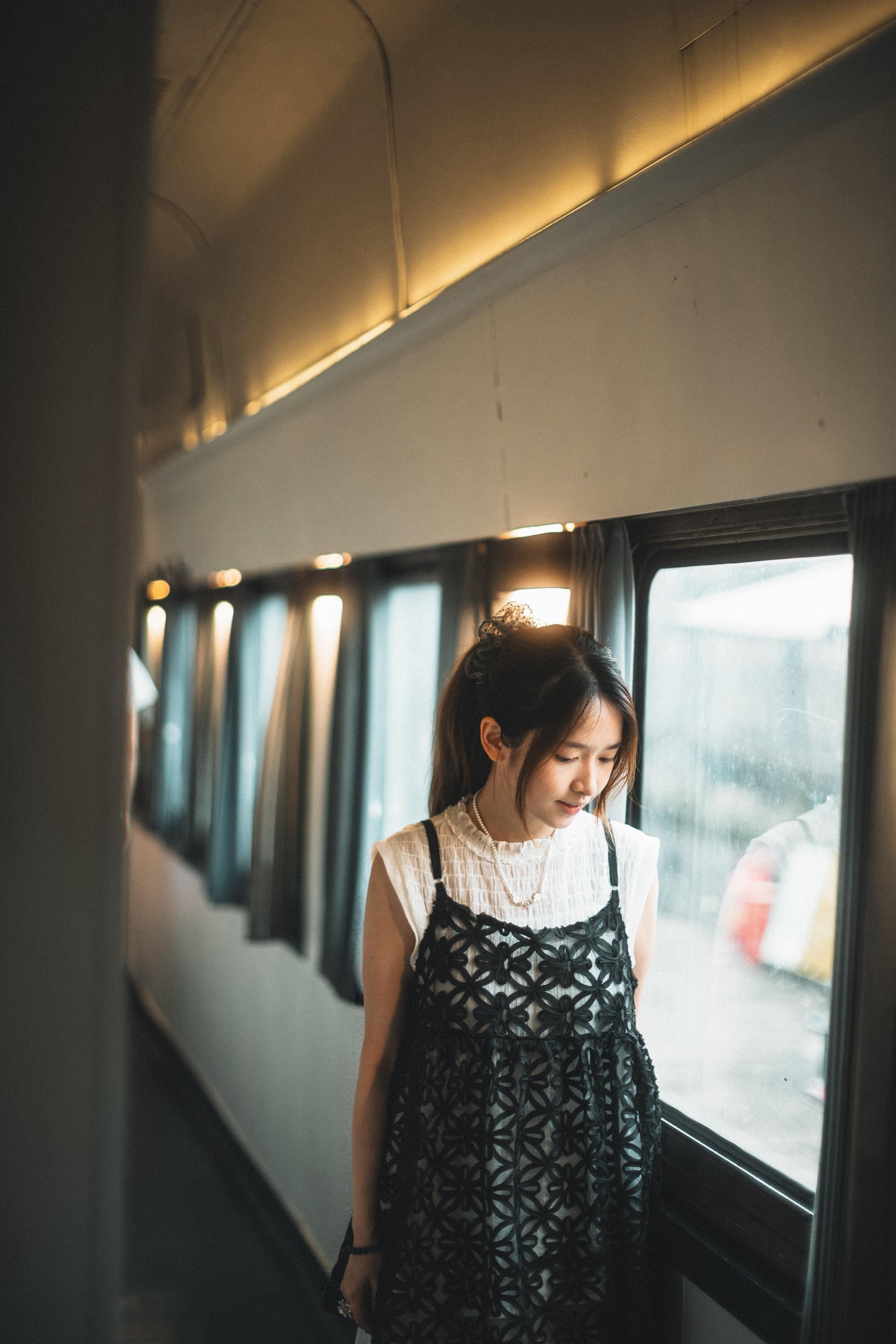 Spring! 鏤空花花吊帶傘layer|2色入