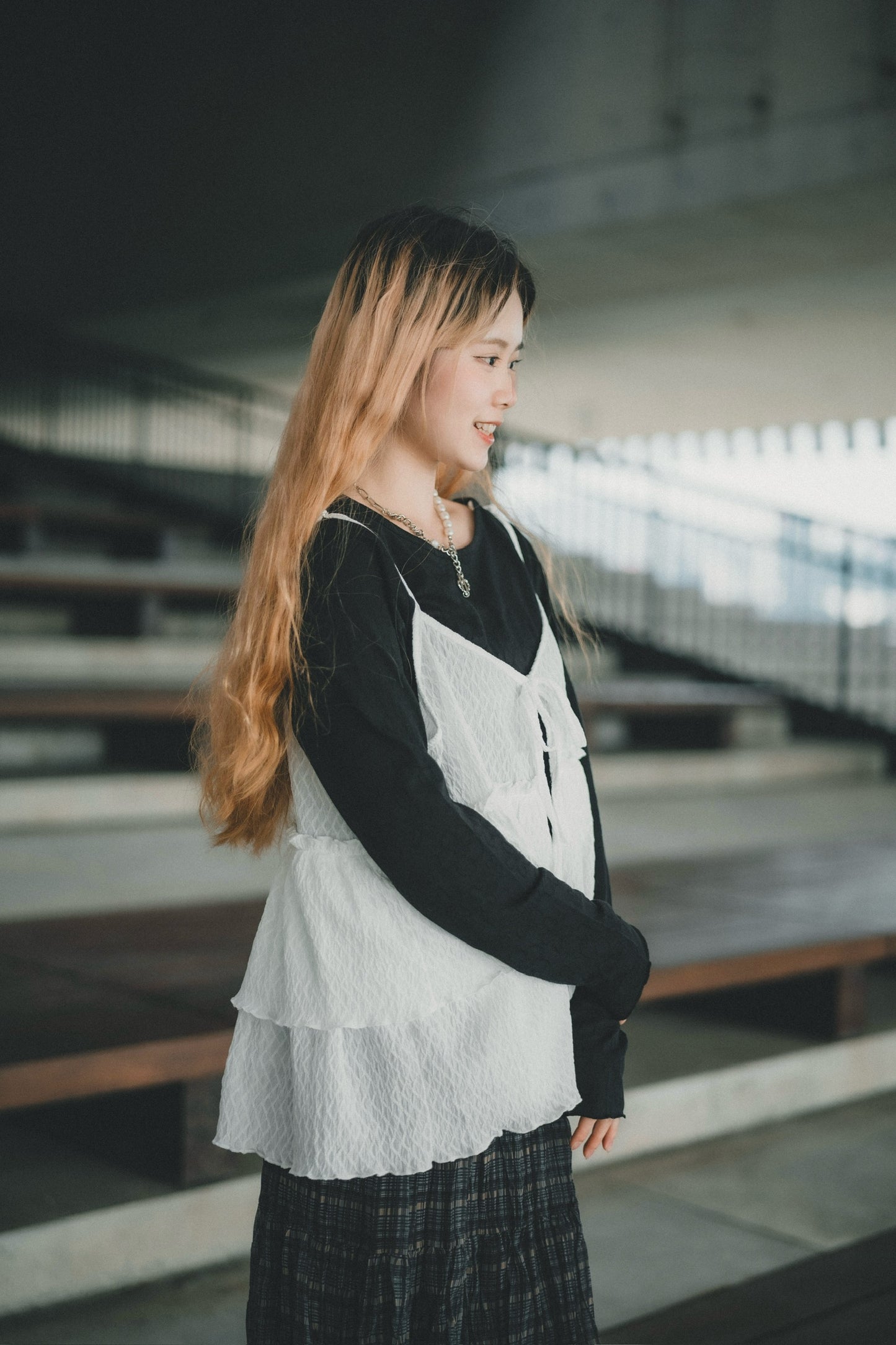 鏤花圖案捲邊長袖上衣|2色入