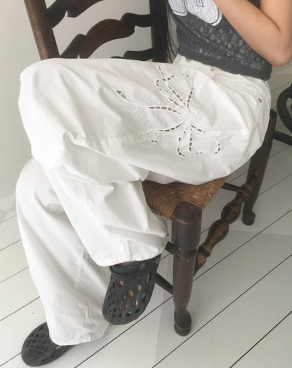 [NEW🎀] 鏤空蝴蝶結圖案彎刀褲｜2色入