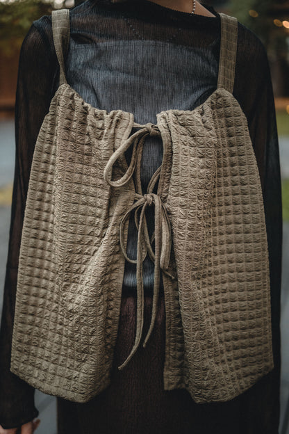 多穿法！泡泡格綁帶背心外搭｜4色入