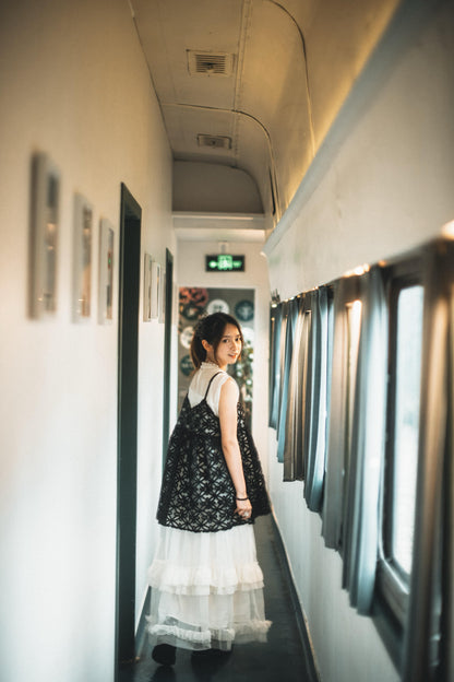 Spring! 鏤空花花吊帶傘layer｜2色入