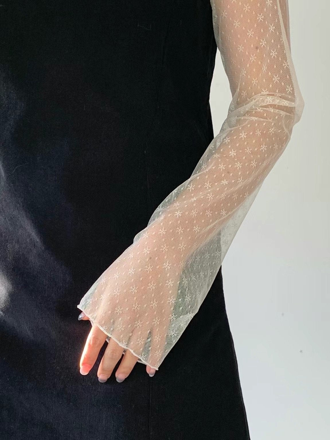 [新色加入🧊] 小雪花透膚捲邊內搭TOP｜3色入