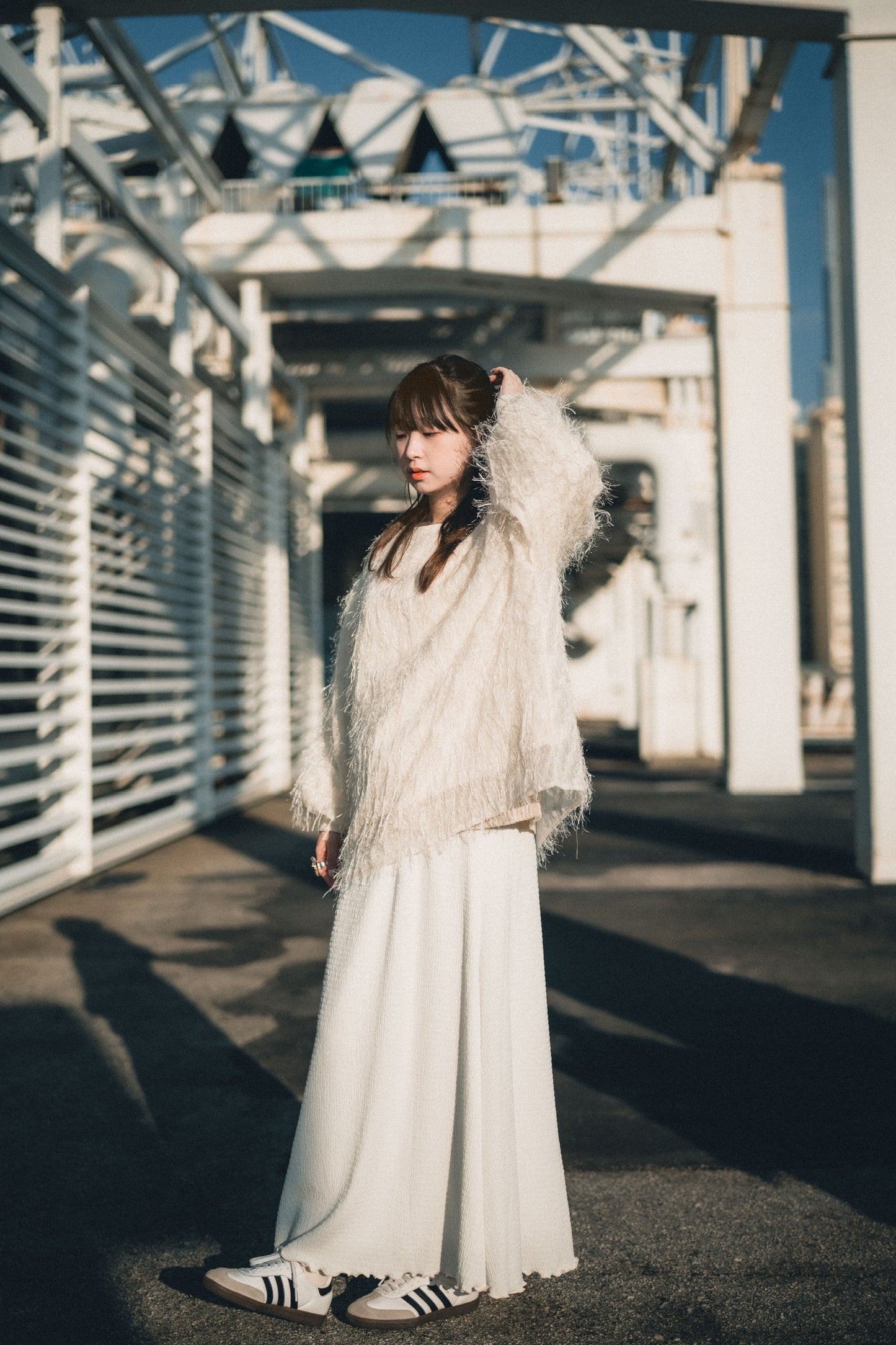 𝘍𝑙𝘶𝑓𝘧𝑦✨閃閃羽毛圓領top｜4色入