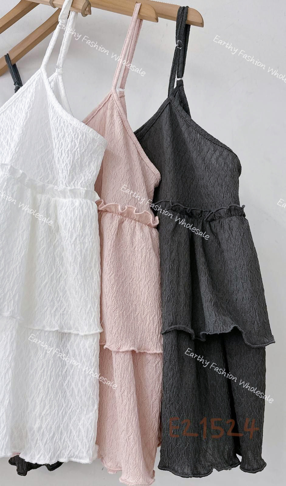 小菱格壓紋🔸荷葉吊帶layer｜3色入