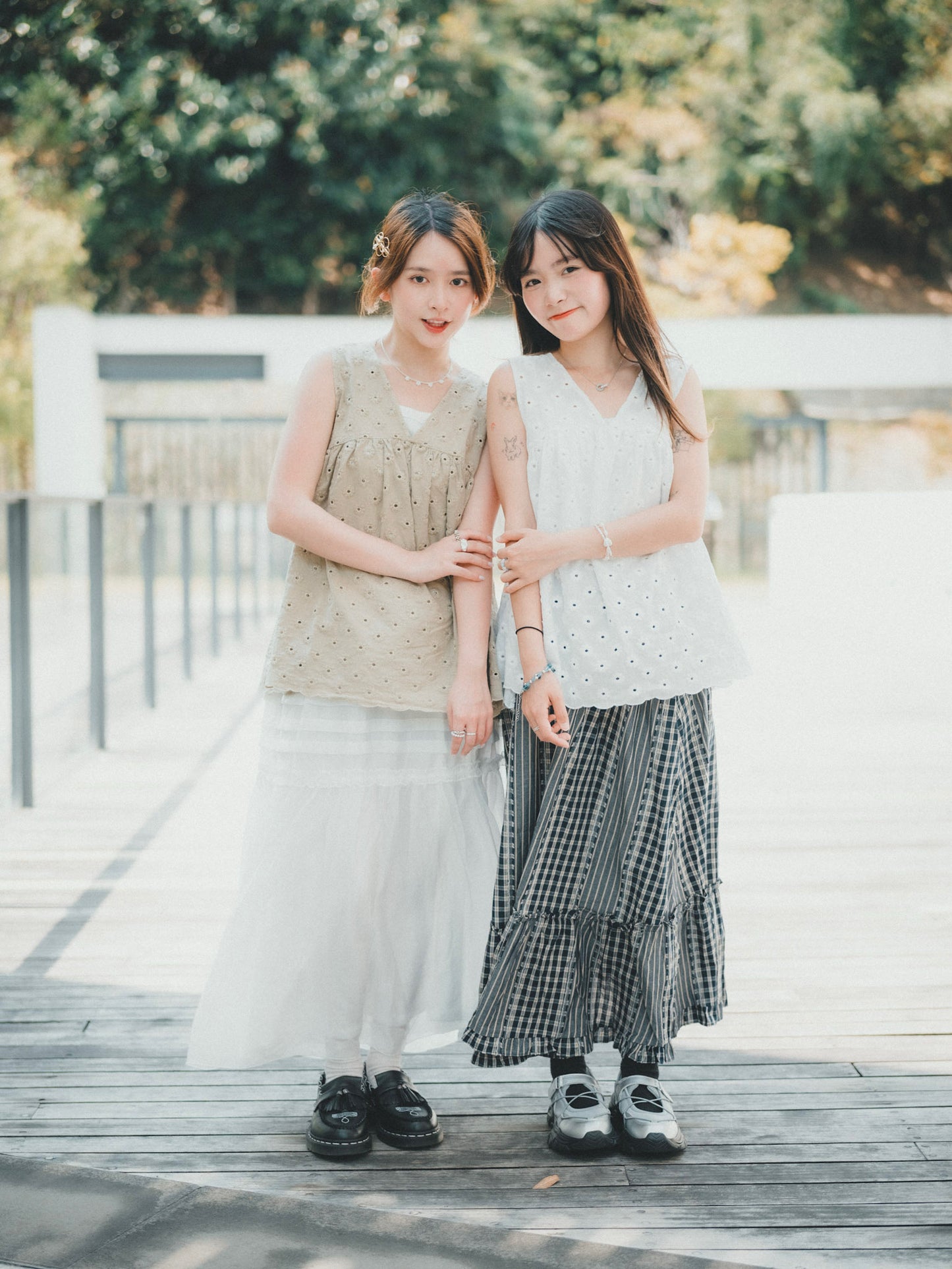 好襯 ✿ 小v領通花背心｜5色入