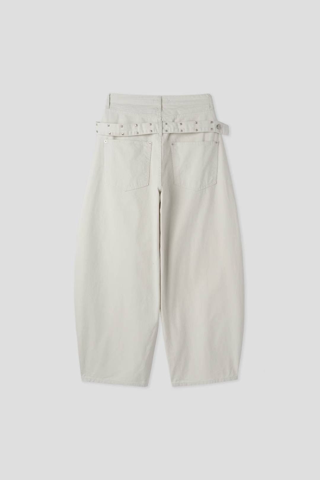 鉚釘半腰帶彎刀褲｜1色入