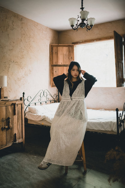 立體花花V領透透OPS｜2色入