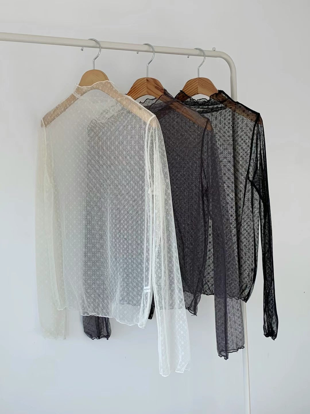 [新色加入🧊] 小雪花透膚捲邊內搭TOP｜3色入