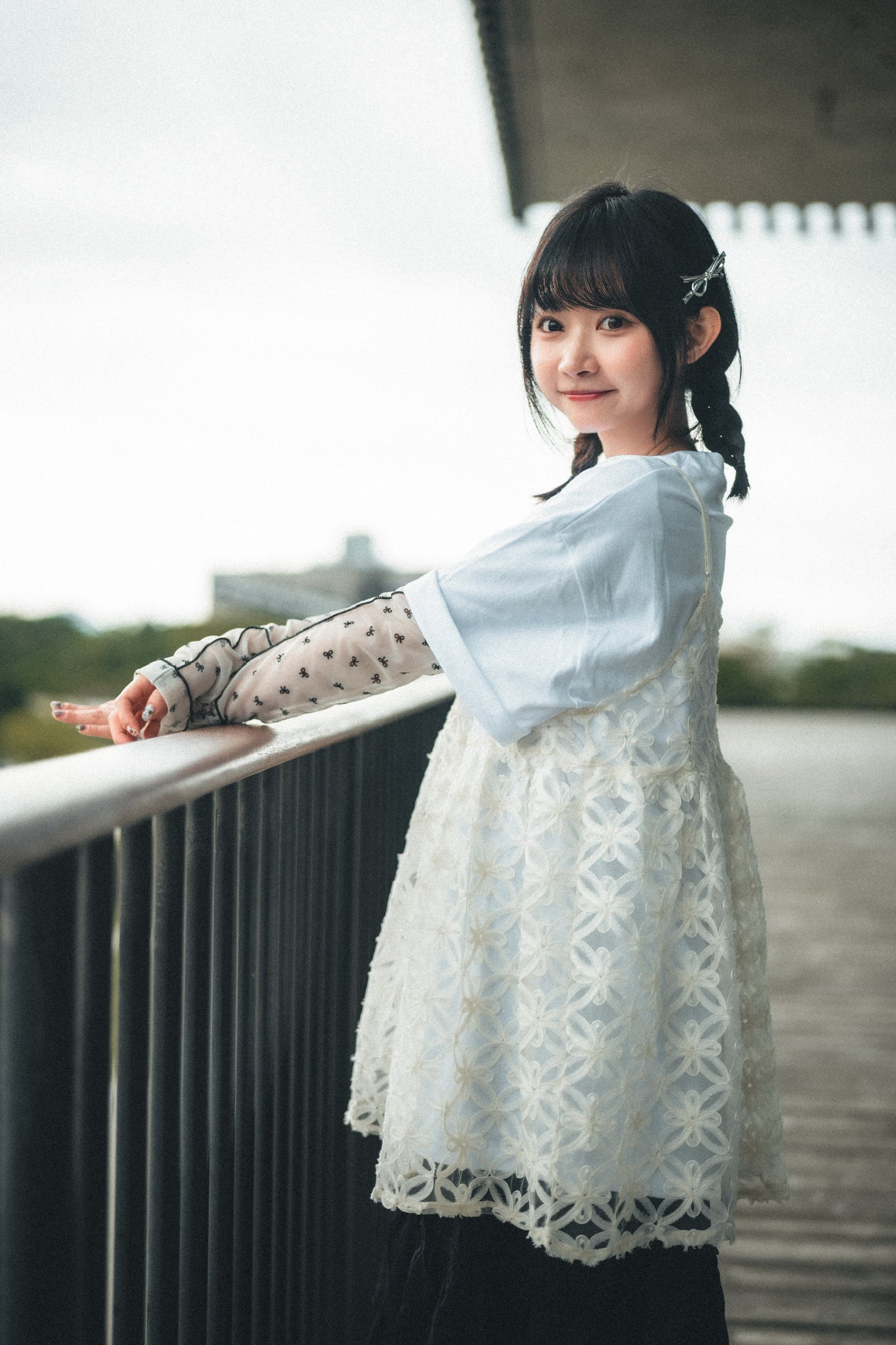 Spring! 鏤空花花吊帶傘layer｜2色入