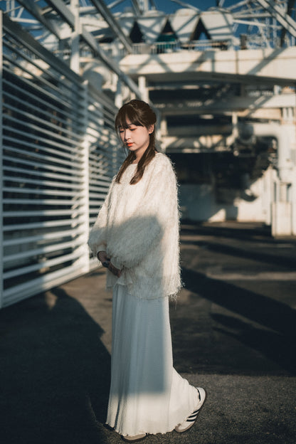 𝘍𝑙𝘶𝑓𝘧𝑦✨閃閃羽毛圓領top｜4色入