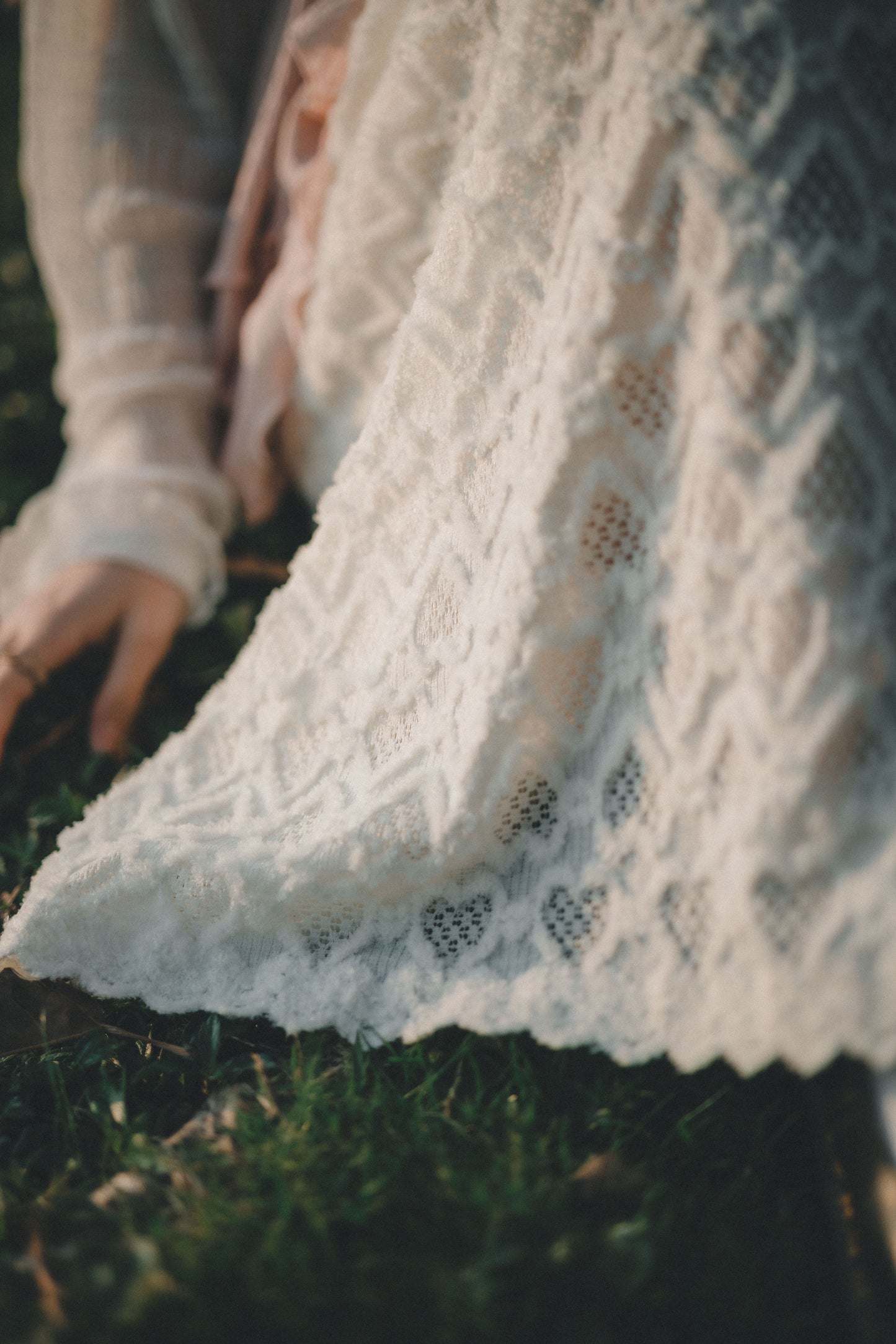 凹凸心形雕紋桃絨長裙｜2色入