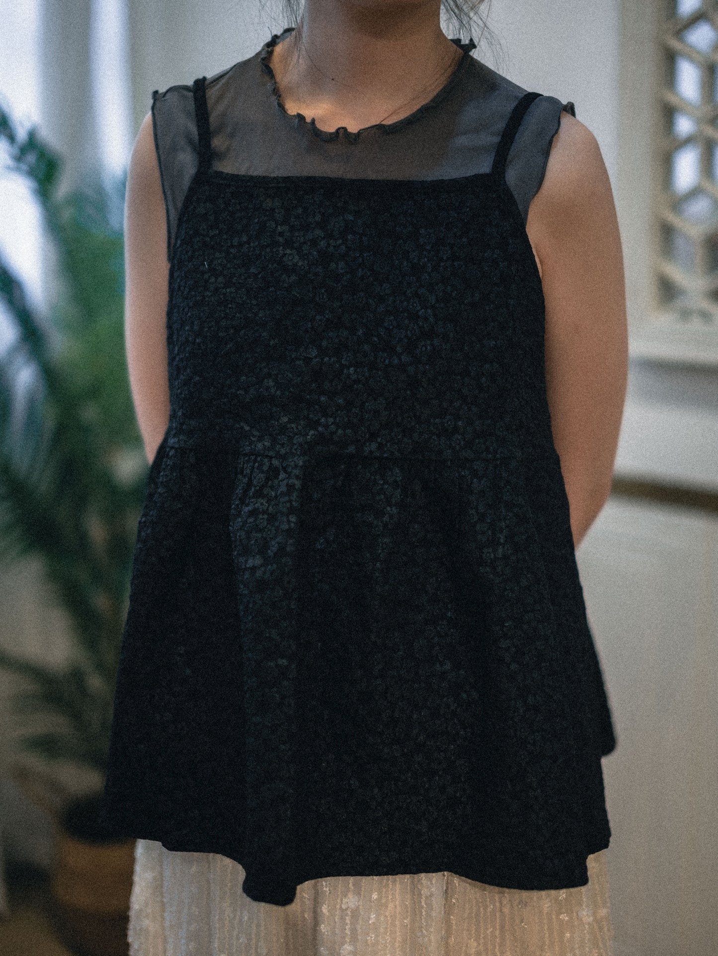 花粒壓紋綁結吊帶背心｜3色入