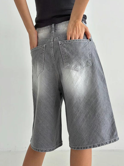 Brush Washed Wide Fit Denim Half Pants | 1 color