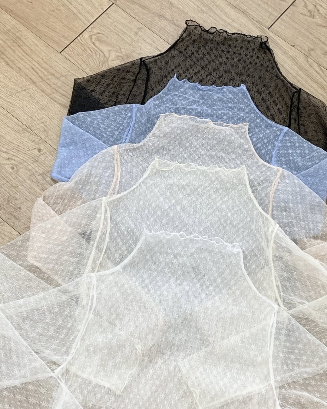 [新色加入🧊] 小雪花透膚捲邊內搭TOP｜3色入