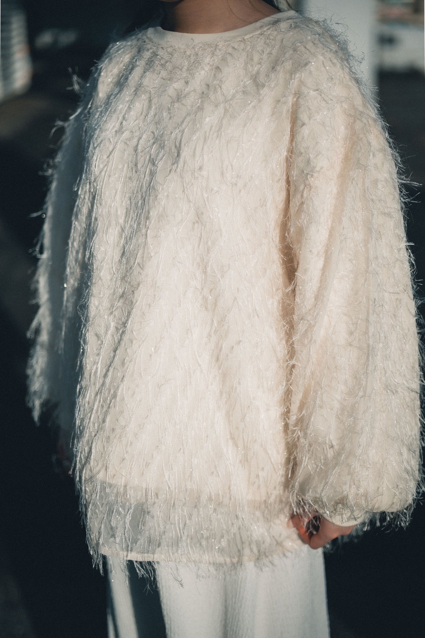 𝘍𝑙𝘶𝑓𝘧𝑦✨閃閃羽毛圓領top｜4色入